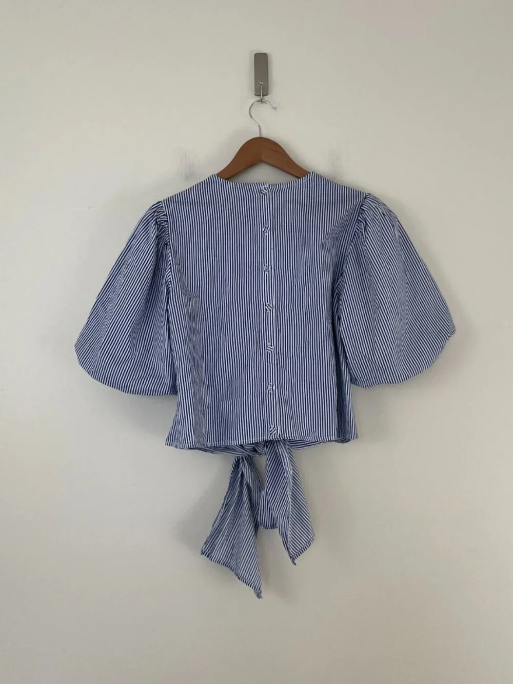 Anthropologie Maeve Cotton Tie-Front Blouse in Blue Stripe Size Medium
